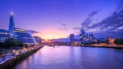 Foto op Plexiglas de skyline van Londen na zonsondergang © frank peters