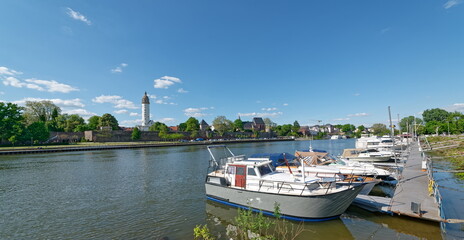 Frankfurt Höchst mit Höchster Schloss und Jachthafen am Main