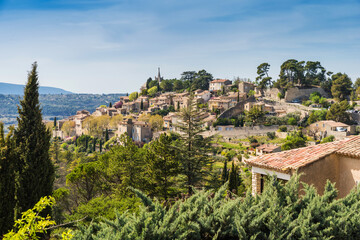 Panoramic view of medieval village Bonnieux in department Vaucluse, Provence, France - obrazy, fototapety, plakaty
