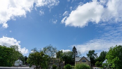 Obraz premium Cityscape of suburbs on a sunny spring day