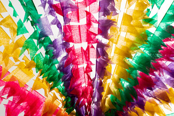 festa junina no brasil - bandeirinhas coloridas com fundo branco