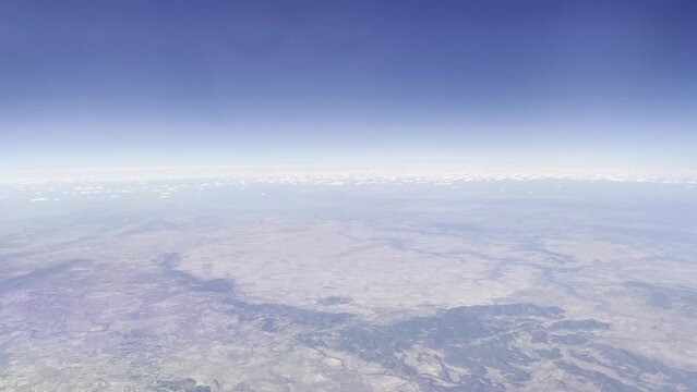 Blick aus dem Flugzeug welches gerade &uuml;ber das s&uuml;dliche Ende von Spanien fliegt.