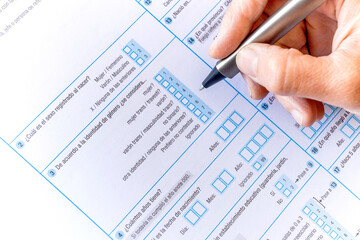 one hand completed the national household survey of the Republic of Argentina