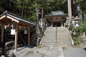 崇道神社　手水舎と参道　京都市左京区上高野