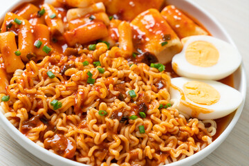 Korean instant noodles with Korean rice cake and fish cake and boiled egg