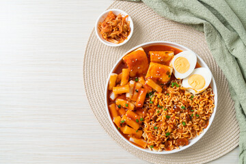 Korean instant noodles with Korean rice cake and fish cake and boiled egg