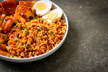 Korean instant noodles with Korean rice cake and fish cake and boiled egg
