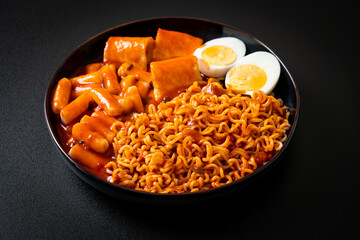 Korean instant noodles with Korean rice cake and fish cake and boiled egg