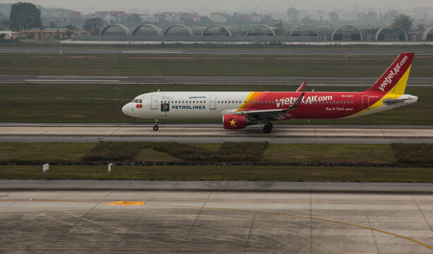 Airbus A321 Of VietJetAir.com At The Hanoi Airport, Vietnam