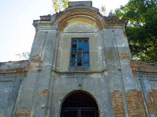 Fototapeta premium The old Olyka Castle with tower, Volyn region, Ukraine. Radziwill estate. Entrance to the fortress.