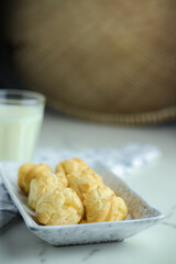 Chox cream on white plate