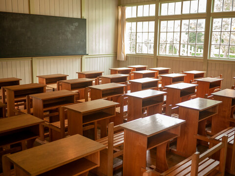 教室 小学校 木造校舎 木机