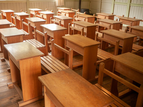 教室 小学校 木造校舎 木机