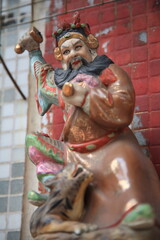 中国の武将の像