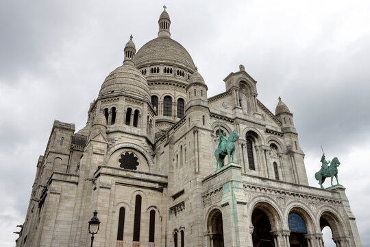 Sacre Coeur de Montmartre, church in Paris, France. 