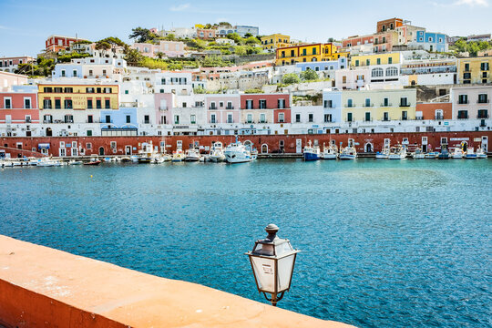 Il Porto Borbonico di Ponza