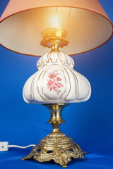 vintage lamp with included light photo from below, table lamp made of ceramic and bronze, table lamp with lampshade, antique table lamp