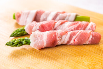 アスパラの豚バラ巻き　下ごしらえ