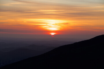 lever de soleil montagne 