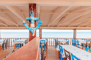 Restauracja nad morzem na plaży w Grecji Kalo Nero