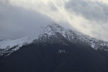 Fototapeta na wymiar mountains in the snow Alaska
