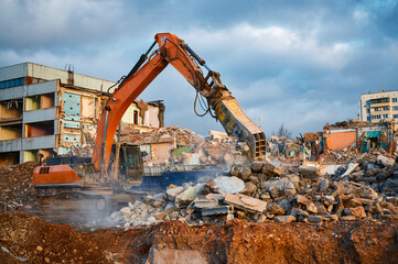 Excavator destroyer with hydraulic scissors cuts concrete