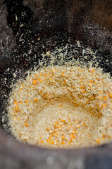 Realizaci&oacute;n tradicional de mini arepa colombiana