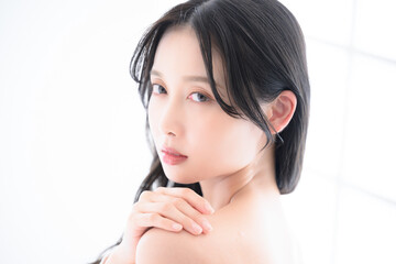 Asian beauty with black hair. Beautiful woman who could be used in esthetics, etc. 