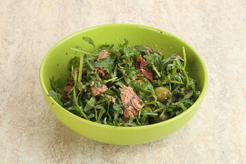 Salad with tuna and rucola