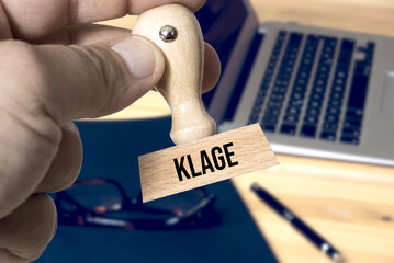 Ein Stempel mit dem Aufdruck Klage