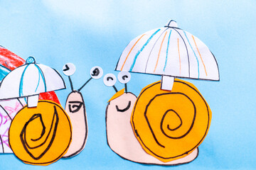 6月のイメージ。子どものイラスト。かたつむり、雨、梅雨、カレンダー作り