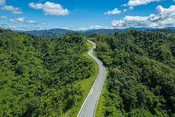 The zigzag road is similar to the number 3. This road is built on a mountain, past the forest in Nan, Thailand, so it will have good scenery, be famous, and have tourists who come to take pictures.