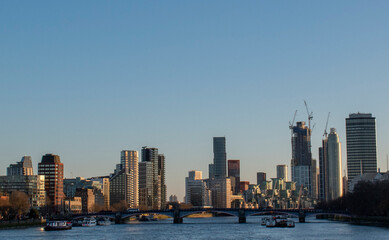 Fototapeta na wymiar London downtown skyline in the evening