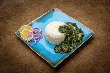 Molokhieh - Spinat mit Hühnchen und Reis