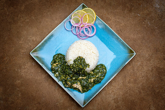 Molokhieh - Spinat mit H&uuml;hnchen und Reis