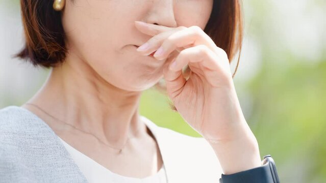 鼻をすする bilder – Bläddra bland 8 stockfoton, vektorer och videor | Adobe ...