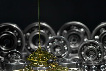 Lubricating oil. Rolling bearings.