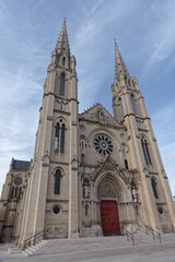 Fototapeta na wymiar Eglise Saint-Baudile de Nîmes en façade - Gard - France