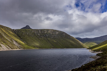 Fototapeta na wymiar Ben Crom reservoir and Mountain, Mourne Mountains Area of outstanding natural beauty, County Down, Northern Ireland
