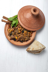Traditional moroccan lamb meat tagine from above © Eduardo Lopez