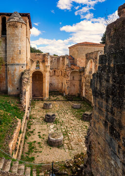 Ruinas del monasterio de San Pedro de Arlanza en la provincia de Burgos, Castilla y Leon