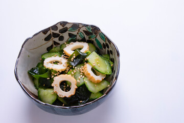 キュウリと竹輪とワカメの酢の物