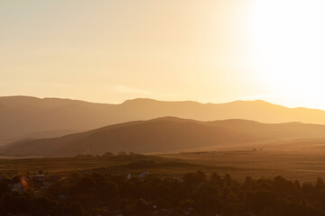 Atardecer sobre el cerro Tres Picos observado desde el cerro del Amor en Sierra de la Ventana, Buenos Aires, Argentina