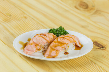 Grilled salmon sushi