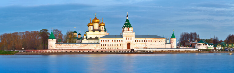 Fototapeta na wymiar Panorama of the Ipatiev Orthodox Monastery