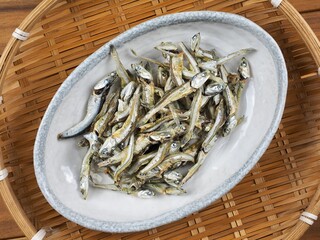 건조시킨 멸치, 음식재료
