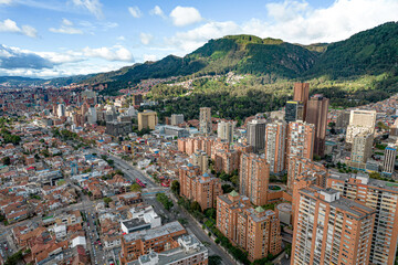 Paisaje urbano de la ciudad de Bogotá, Colombia, ubicada en sur américa 