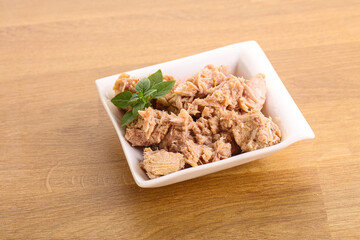 Canned tuna fish with oil