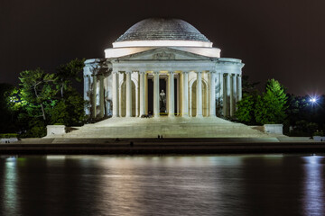 The Jefferson Memorial in Washington D.C. at night - obrazy, fototapety, plakaty
