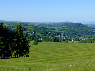 De Besse au lac Pavin (Auvergne)